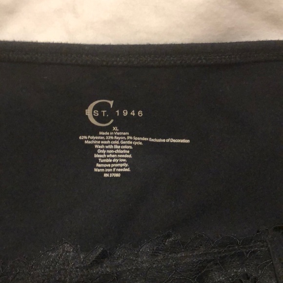 🎃4/20🎃 v neck Woman’s tank black with lace. - Picture 4 of 7